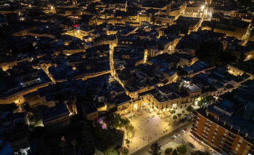 lecce-estrno-alto-notte
